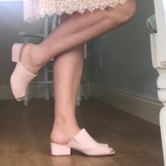 Restock💕 Bella Blush Chunky Heel Mule💕Sale - Picture 2 of 5
